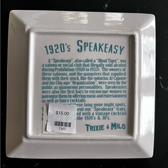 THE BARE ESSENTIALS COCKTAIL NAPKIN TRAY
Trixie & Milo - Picture 2 of 2